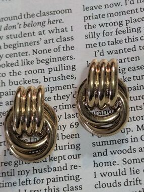 Vintage 80s 90s Chunky Hollow Tube Knot Gold Tone Pierced Earrings